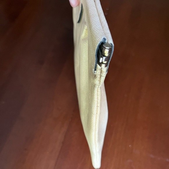 Rare Philippe Vintage Leather Clutch Purse Cream With Spring Lock Open/Close - Picture 9 of 10